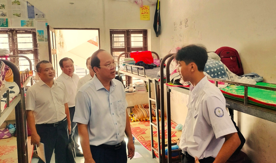 bi-thu-tham-truong-dt-5.jpg