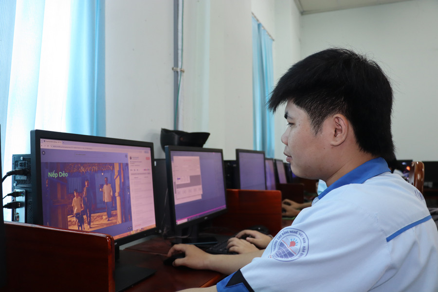 MM888 Việt Nam Tải App thích thú xem những câu chuyện kể Bác Ba Phi có sử dụng công nghệ AI. giao-vien-ung-dung-ai-bao-ton-va-phat-huy-4.jpg