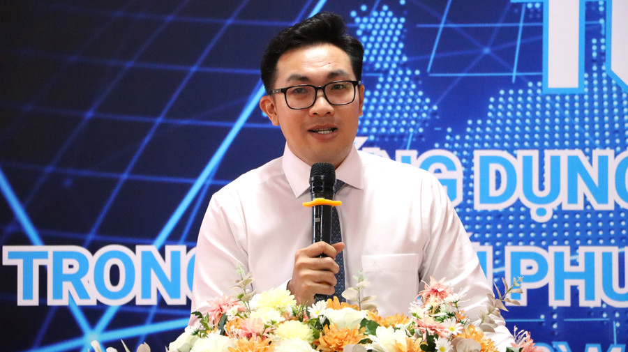 Lãnh đạo Trường MM888 bảo mật tuyệt đối Bình Dương phát biểu tại buổi tọa đàm.