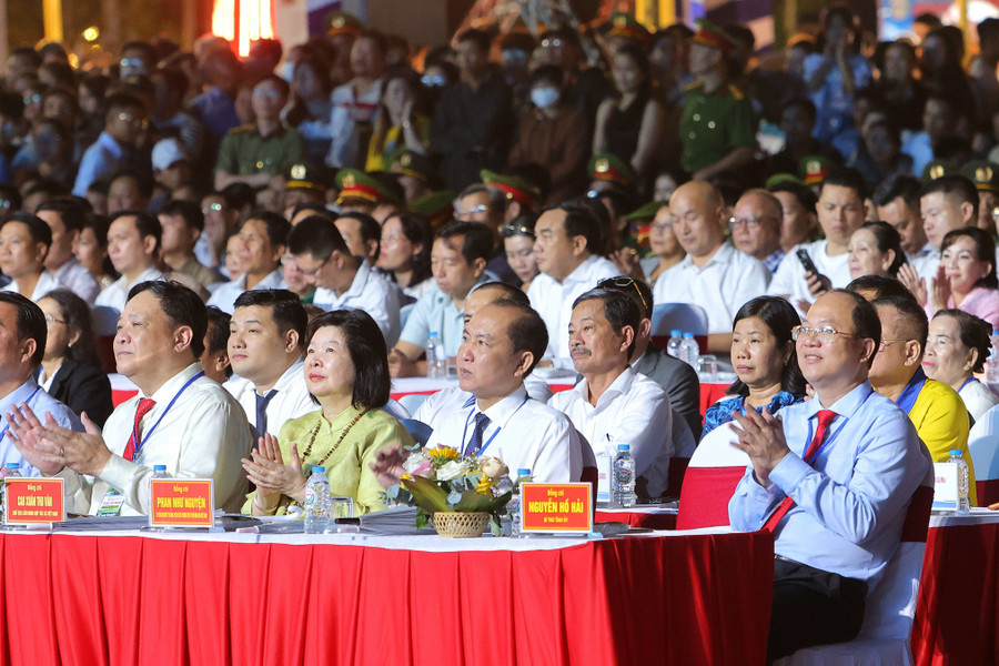 Đại biểu dự lễ. cua-cm-2.jpg