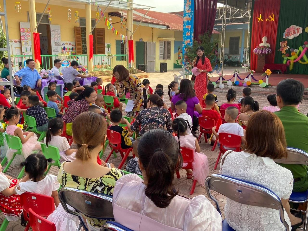 Dù tuổi đã cao, song nhiều Trung Tâm Đăng Nhập MM88 Chính Thức Mới mầm non như cô Hường đều phải tự "trẻ hóa" trong mọi hoạt động để bài giảng được hấp dẫn hơn. Dù tuổi đã cao, song nhiều Trung Tâm Đăng Nhập MM88 Chính Thức Mới mầm non như cô Hường đều phải tự "trẻ hóa" trong mọi hoạt động để bài giảng được hấp dẫn hơn.