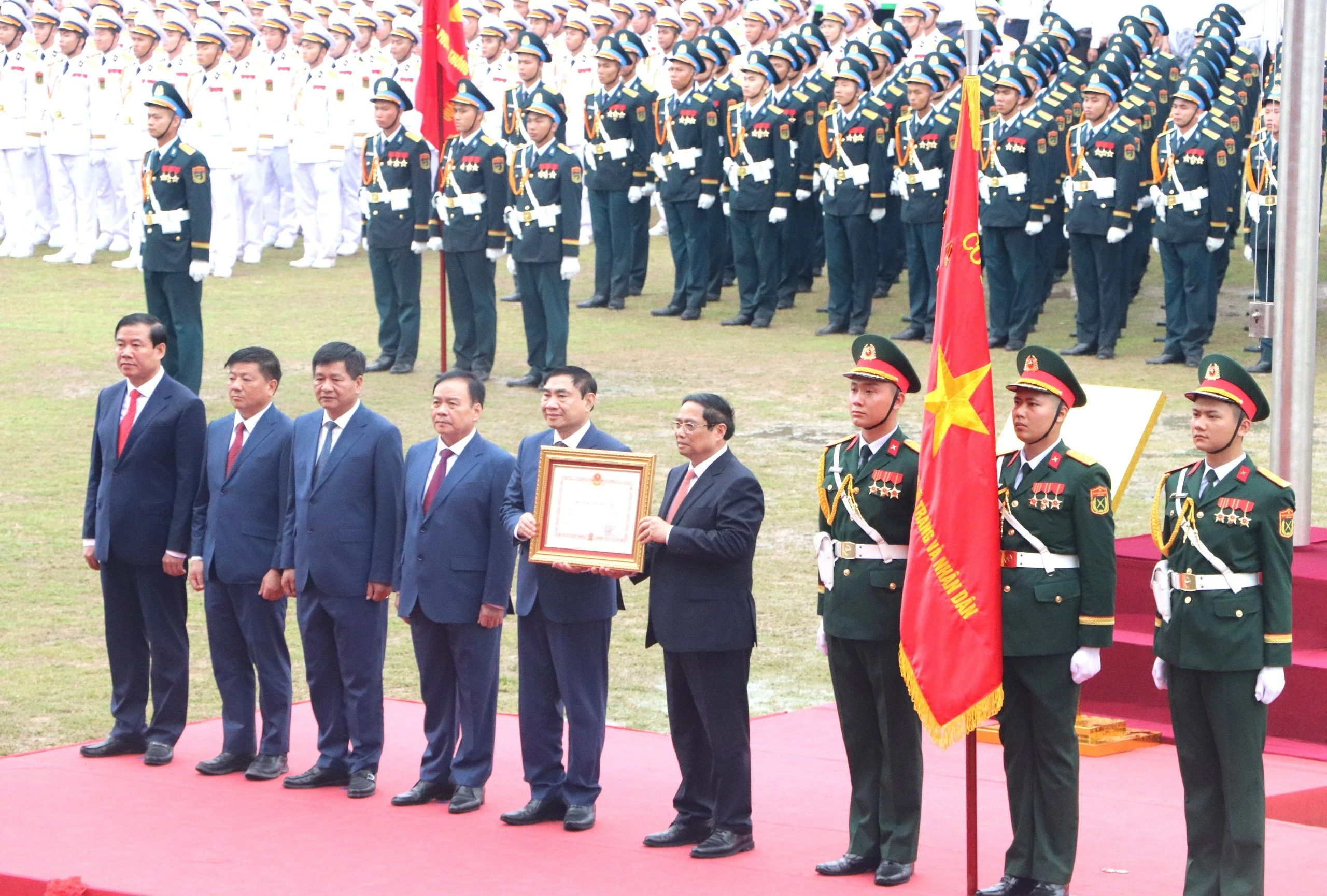 Thủ tướng Phạm Minh Chính thay mặt lãnh đạo Đảng, MM88b nạp rút nhanh trao tặng Huân chương Độc lập hạng Nhất cho Đảng bộ, chính quyền và nhân dân các 1MM88.com tỷ lệ kèo World Cup 2026 tỉnh Điện Biên.