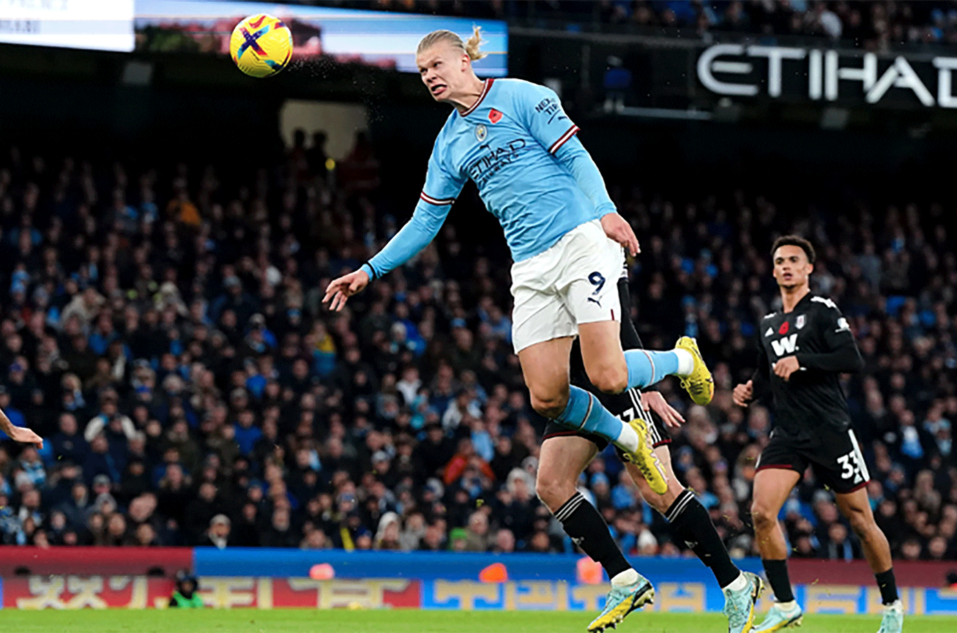 erling-haaland-va-su-bien-hoa-chien-thuat-cua-pep-guardiola-2-20251224135054.gif
