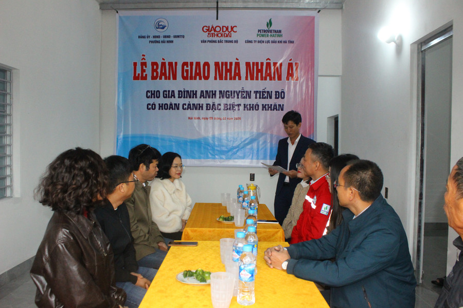 Lễ bàn giao nhà nhân ái cho gia đình anh Nguyễn Tiến Đô tại phường Hải Ninh (Hà Tĩnh). img-7682.jpg