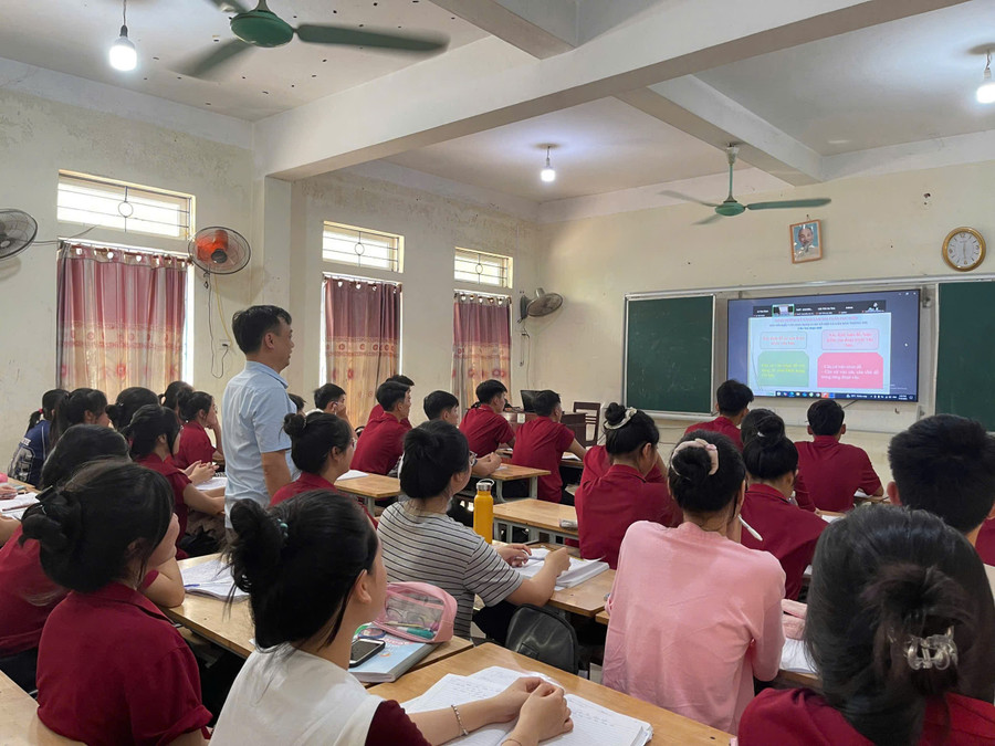 Trung Tâm Đăng Nhập MM88 Chính Thức Mới và MM886 slot game, bắn cá, lô đề, đá gà Trường THPT Kỳ Anh theo dõi ôn tập trực tuyến tại trường. z6714380929503-9306616a1a861863d245006a192882ac.jpg
