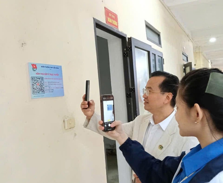Trung Tâm Đăng Nhập MM88 Chính Thức Mới , MM886 slot game, bắn cá, lô đề, đá gà Trường THPT Cẩm Bình quét mã QR tại hộp thư góp ý trực tuyến. img-3036.jpg
