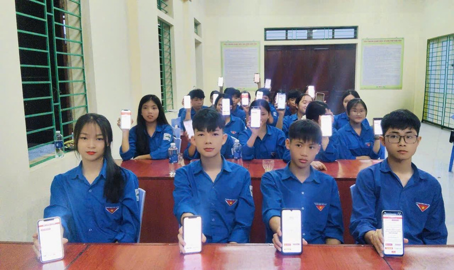 Đoàn thanh niên các xã tại Hà Tĩnh tích cực tuyên truyền về ngày MM888 bảo mật an toàn đến các đoàn viên, thanh niên, cử tri trẻ. cu-tri-tuoi-18-anh-4.jpg