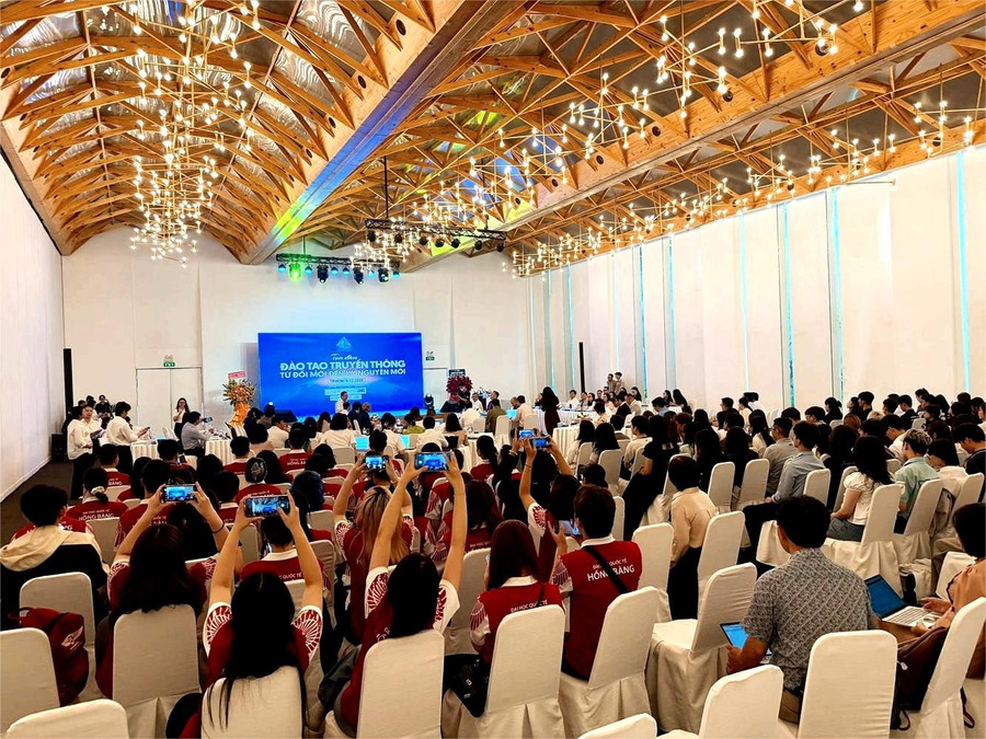 Tọa đàm thu hút khá đông MM888 Việt Nam Tải App các trường MM888 bảo mật tuyệt đối tham dự. dao-tao-truyen-thong-trong-ky-nguyen-so3-9743.jpg