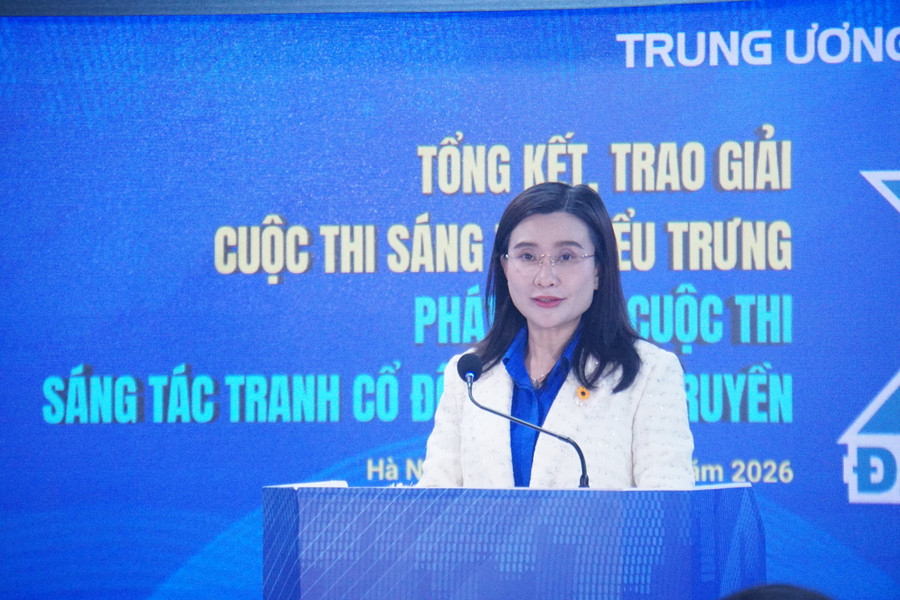 Chị Nguyễn Phạm Duy Trang - Bí thư TW Đoàn, Chủ tịch Hội đồng Đội TW phát biểu tổng kết tại lễ trao giải. dsc01183.jpg