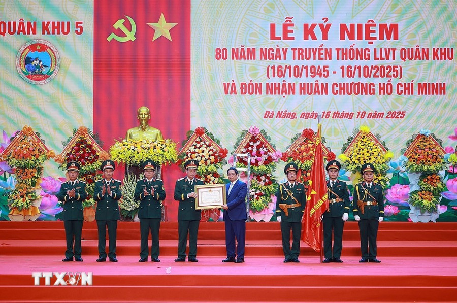 thu-tuong-pham-minh-chinh-du-le-ky-niem-80-nam-ngay-truyen-thong-luc-luong-vu-trang-quan-khu-5-8343501-1.jpg