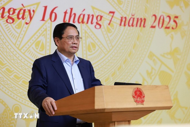 Thủ tướng Phạm Minh Chính chủ trì Hội nghị Chính phủ với địa phương về kịch bản tăng trưởng kinh tế năm 2025. (Ảnh: Dương Giang/TTXVN)