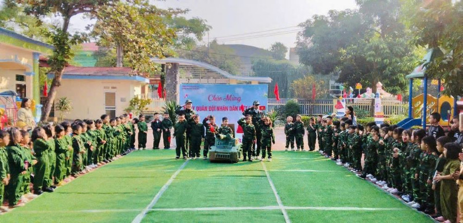 4-mn-phong-chau.jpg