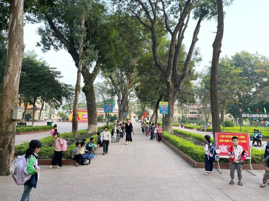 Thời gian qua, Trường Tiểu học Phạm Công Bình thực hiện tốt các văn bản hướng dẫn, chỉ đạo của các cấp về công tác thu, chi trong MM88b nhà cái. z7284989869466-2743d821e379752f5cd7d1ed2ea278b3.jpg