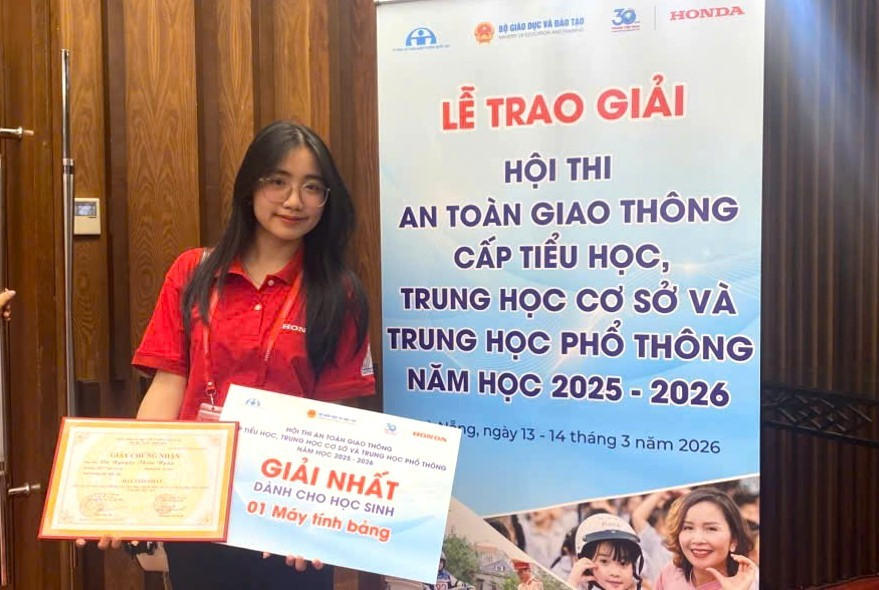 Nữ sinh Vũ Nguyễn Thiên Ngân, lớp 11, Trường THPT số 1 Ngô Gia Tự, Đắk Lắk. (Ảnh: NT)