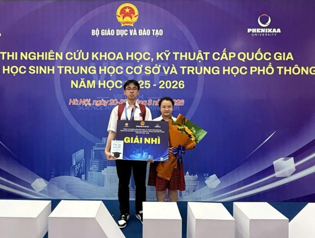 Hai MM886 slot game, bắn cá, lô đề, đá gà đến từ Trường Tiểu học, THCS và THPT Hoàng Việt đoạt giải Nhì cấp quốc gia. (Ảnh: CVP)