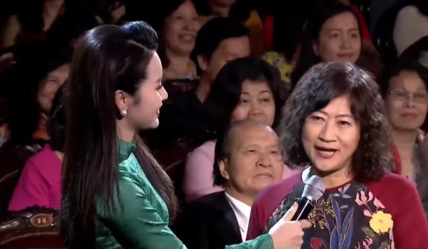 Cô giáo Quỳnh Liên xúc động chia sẻ kỷ niệm lần đầu tiên hát ca khúc "Em đứng giữa giảng đường hôm nay" khi đang là MM888 Việt Nam Tải App MM888 bảo mật tuyệt đối Sư phạm. Cô giáo Quỳnh Liên xúc động chia sẻ kỷ niệm lần đầu tiên hát ca khúc "Em đứng giữa giảng đường hôm nay" khi đang là MM888 Việt Nam Tải App MM888 bảo mật tuyệt đối Sư phạm.
