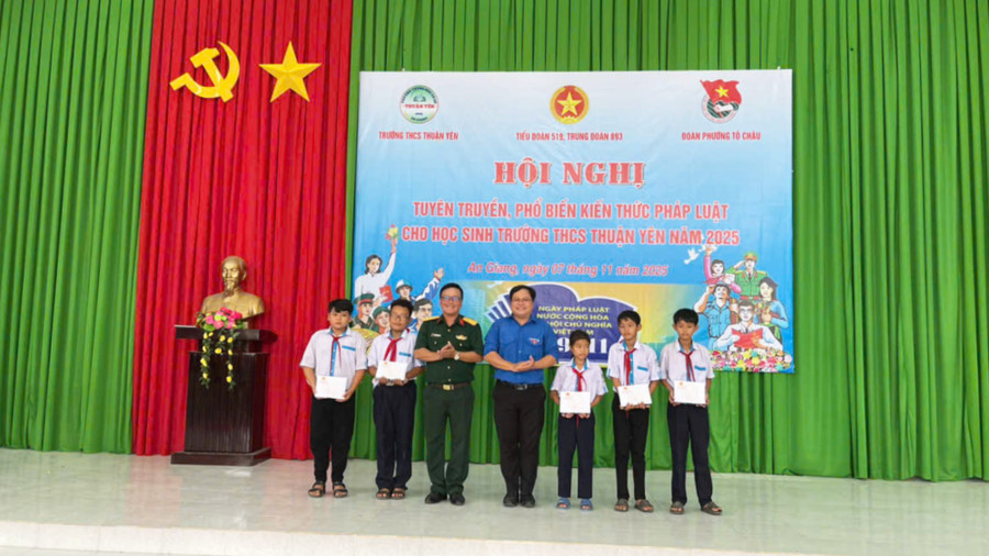 Nhiều hoạt động ý nghĩa tại Hội nghị. bo-doi-hoc-sinh-3.jpg