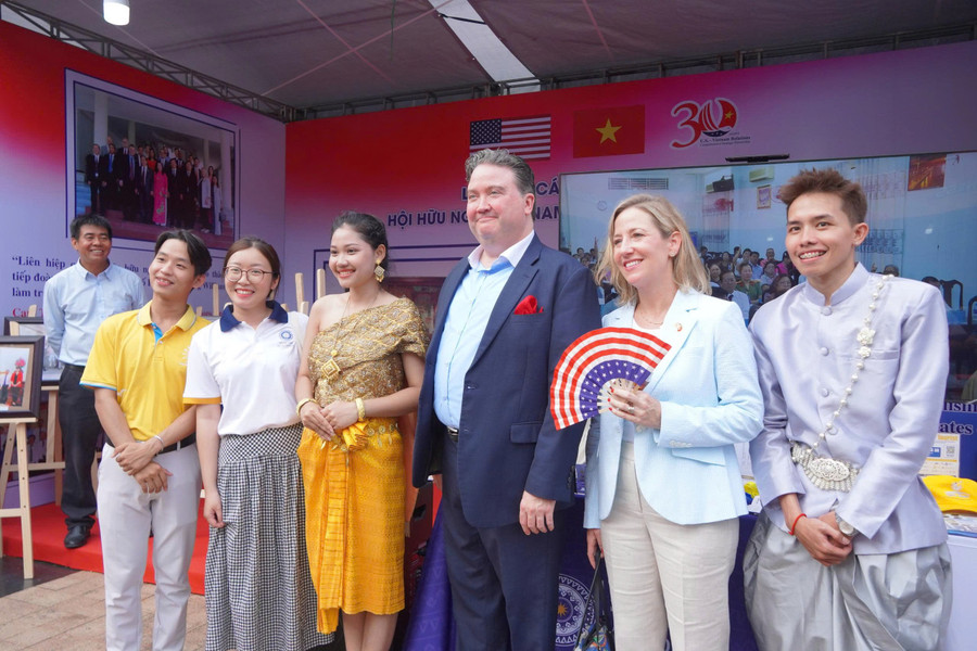 Theo bà Melissa A. Brown, Tổng lãnh sự Hoa Kỳ tại TP Hồ Chí Minh, chương trình là cơ hội để hai quốc gia gắn kết học hỏi, hợp tác. Ảnh: Yến Phương.