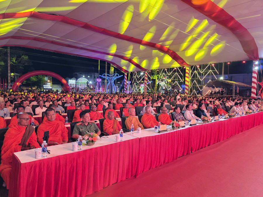dua-ghe-ngo-0.jpg