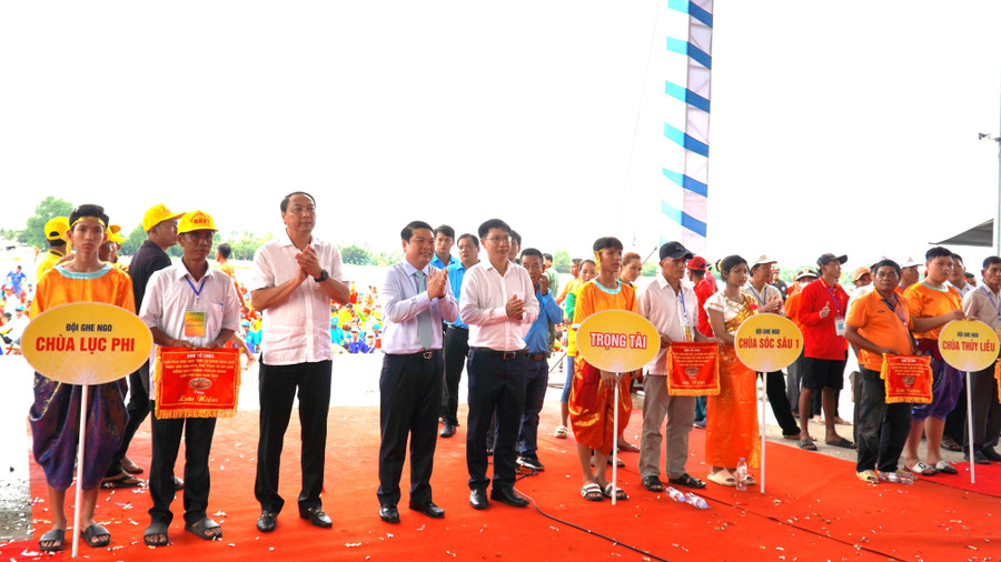 ag-dua-ghe-4.jpg