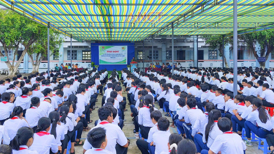 Quang cảnh buổi tuyên truyền. Ảnh: 88MM88 kèo WC hôm nay Cần Thơ. ma-tuy-hoc-duong-1.jpg