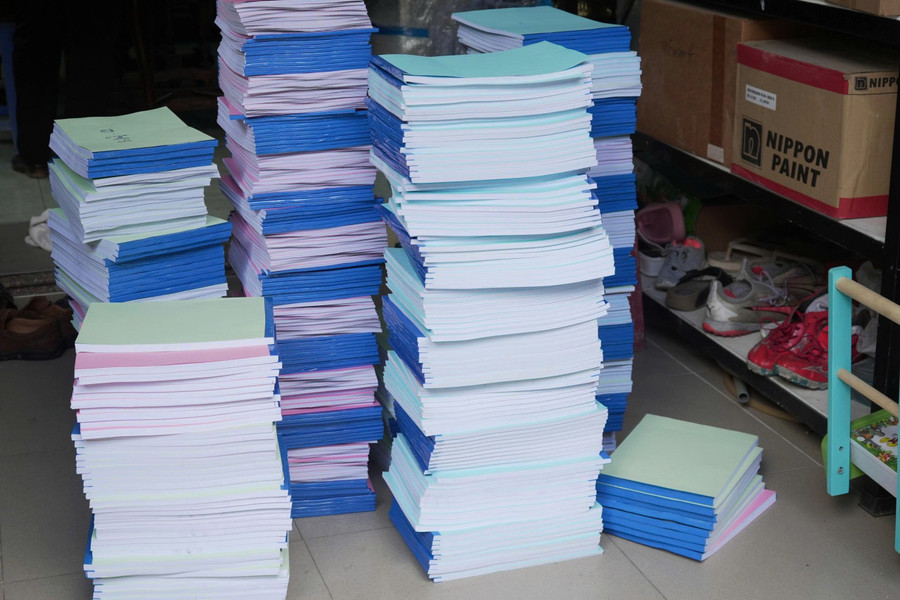 Tang vật thu giữ là những giáo trình photocopy trái phép. Ảnh: 88MM88 kèo WC hôm nay Cần Thơ. giao-trinh-0.jpg