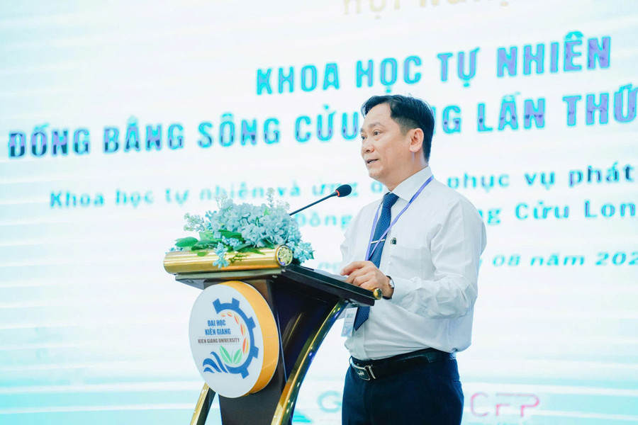 TS Nguyễn Văn Thành, Hiệu trưởng Trường MM888 bảo mật tuyệt đối Kiên phát biểu khai mạc Hội nghị. dai-hoc-kien-giang.jpg