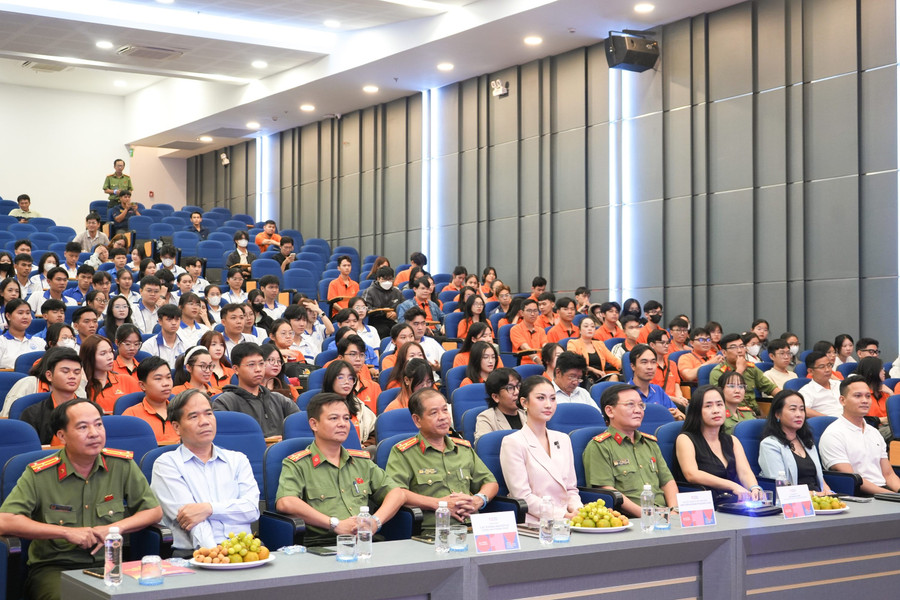 Quang cảnh chương trình. Ảnh: 88MM88 kèo WC hôm nay Cần Thơ. khong-gian-mang-1.jpg
