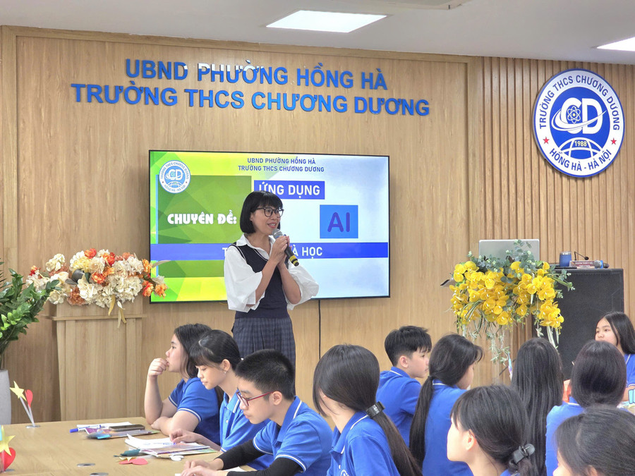 Cô Nguyễn Thị Vân Hồng nhấn mạnh vai trò ý nghĩa của buổi chuyên đề. a8.jpg