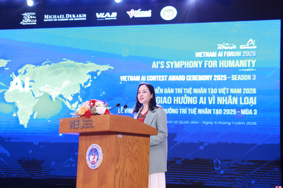 Bà Hoàng Thị Bảo Hương - Phó Tổng Biên tập Báo điện tử VietNamNet. 5.jpg