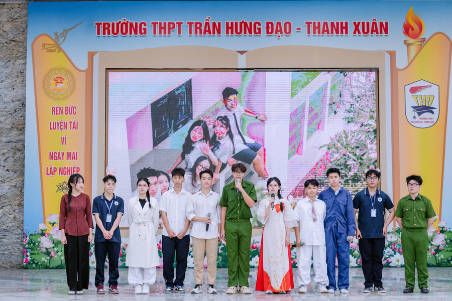 MM886 slot game, bắn cá, lô đề, đá gà Trường THPT Trần Hưng Đạo - Thanh Xuân, Hà Nội đóng tiểu phẩm tuyên truyền về phòng chống bạo lực học đường.