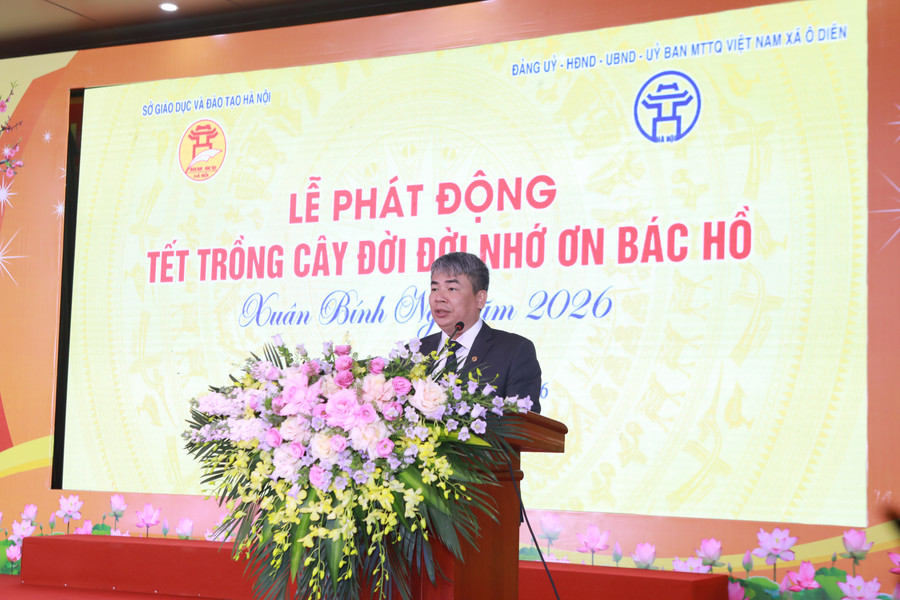 Ông Đỗ Chí Hưng - Chủ tịch UBND xã Ô Diên phát biểu hưởng ứng tại buổi lễ. do-chi-hung-ct.jpg