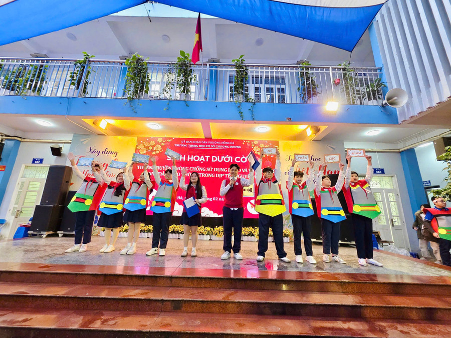 Các em cùng nhau truyền thông về an toàn giao thông. d3.jpg