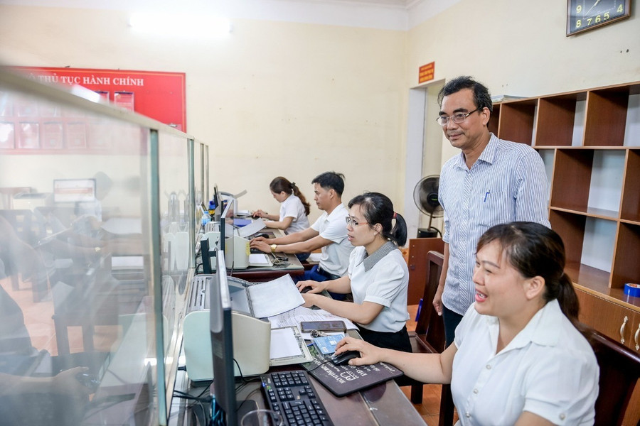 Trung tâm phục vụ hành chính công xã Nam Minh (Ninh Bình). dewatermarkai-1762167906239.jpg