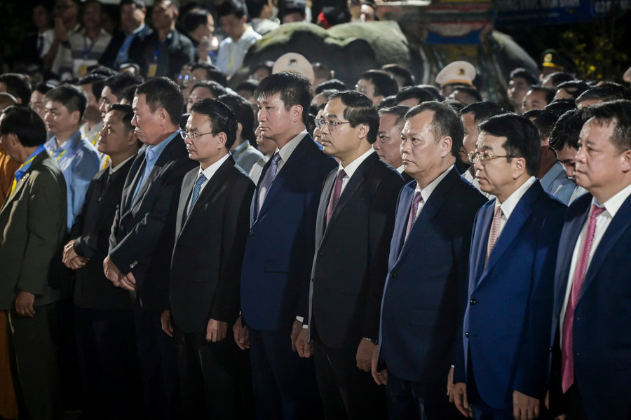 Các đại biểu dự lễ khai ấn. 3.jpg