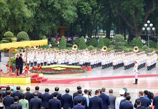 Chủ tịch nước Tô Lâm và Tổng thống Liên bang Nga Vladimir Putin tại Lễ đón. Ảnh: Phạm Kiên/TTXVN Chủ tịch nước Tô Lâm và Tổng thống Liên bang Nga Vladimir Putin tại Lễ đón. Ảnh: Phạm Kiên/TTXVN