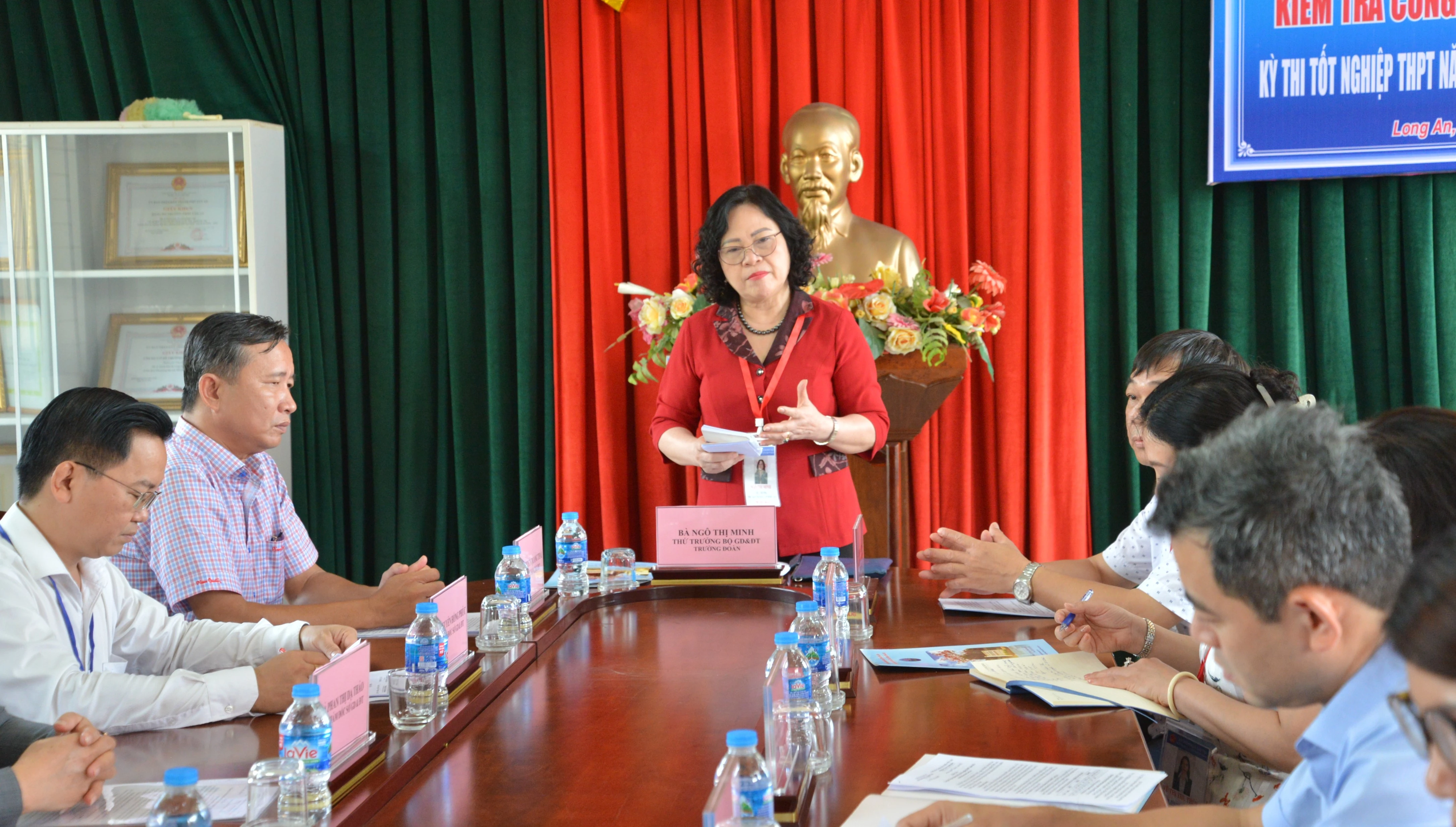 Thứ trưởng Bộ GD&amp;ĐT Ngô Thị Minh dẫn đầu đoàn công tác làm việc với hội đồng chấm thi MM88dangnhap nhà cái World Cup 2026 THPT 2023 tại tỉnh Long An.