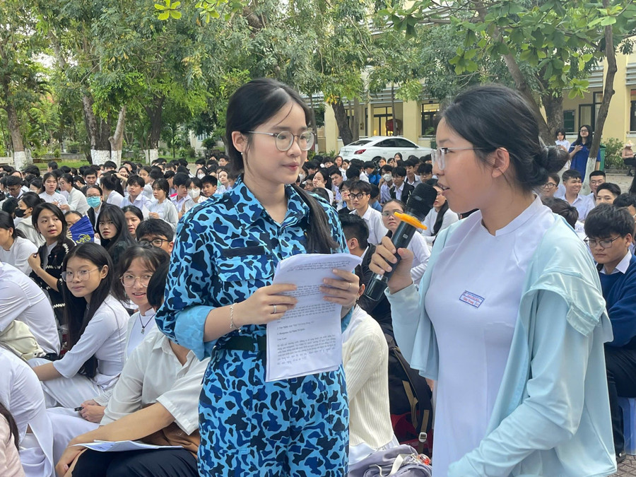 truong-thpt-nguyen-trai.jpg