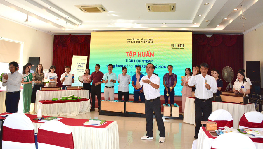 viet-thuong-music-anh-2.jpg