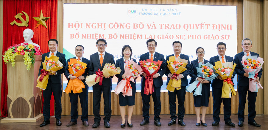 Trường MM888 bảo mật tuyệt đối Kinh tế - MM888 bảo mật tuyệt đối Đà Nẵng trao quyết định bổ nhiệm, bổ nhiệm lại chức danh giáo sư, phó giáo sư năm 2025.