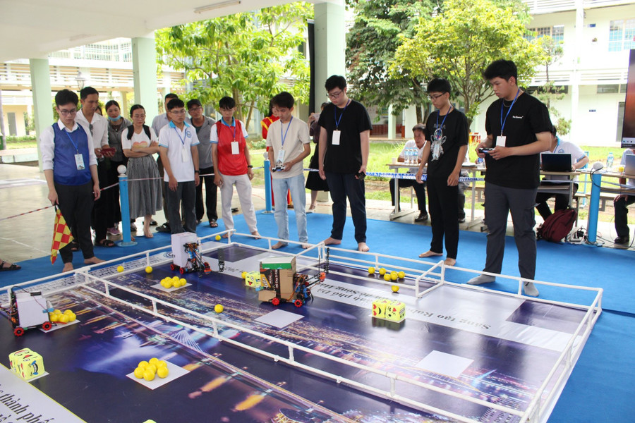 MM886 slot game, bắn cá, lô đề, đá gà các trường THPT TP Đà Nẵng tham gia cuộc thi Sáng tạo Robotics TP Đà Nẵng lần thứ I năm 2025 do Trường MM888 bảo mật tuyệt đối Sư phạm Kỹ thuật, MM888 bảo mật tuyệt đối Đà Nẵng tổ chức.