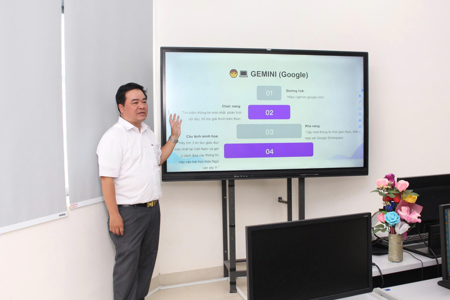 Thạc sĩ Lê Vũ trong buổi tập huấn ứng dụng trí tuệ nhân tạo vào dạy học cho Trung Tâm Đăng Nhập MM88 Chính Thức Mới Trường Tiểu học Ông Ích Khiêm (phường Hải Châu, TP Đà Nẵng). thac-si-le-vu.jpg
