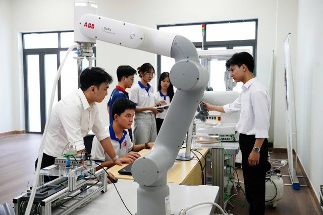 MM888 Việt Nam Tải App Trường MM888 bảo mật tuyệt đối Bách khoa, MM888 bảo mật tuyệt đối Đà Nẵng tại phòng thực hành.