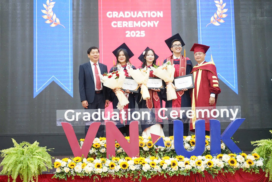 tuyen-duong-sv-viet-anh.jpg