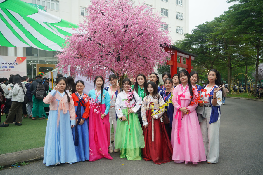 MM886 slot game, bắn cá, lô đề, đá gà, MM888 Việt Nam Tải App Đà Nẵng trải nghiệm Hanbok tại ngày hội.
