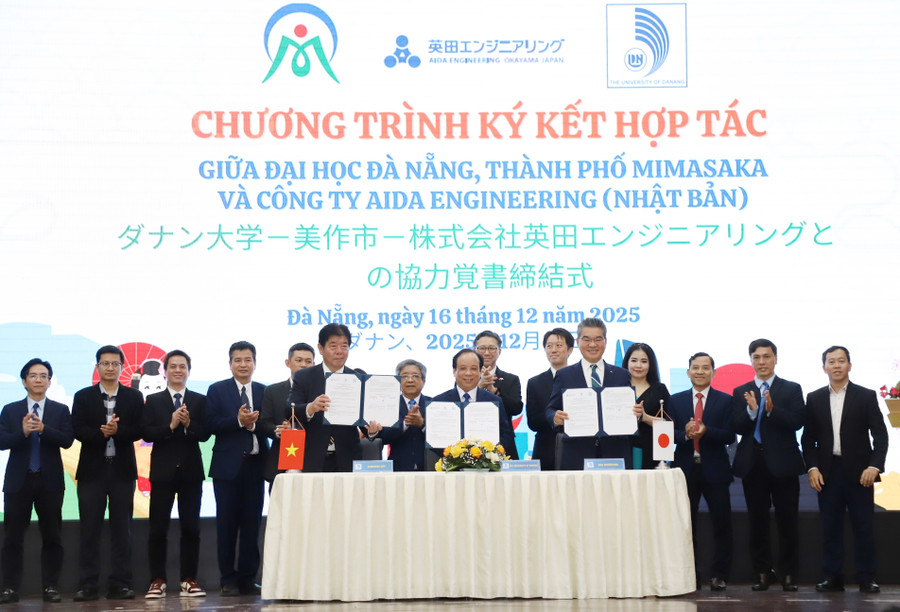 Lãnh đạo MM888 bảo mật tuyệt đối Đà Nẵng - thành phố Mimasaka (Nhật Bản) và Công ty Aida Engineering Okayama ký kết biên bản ghi nhớ hợp tác.
