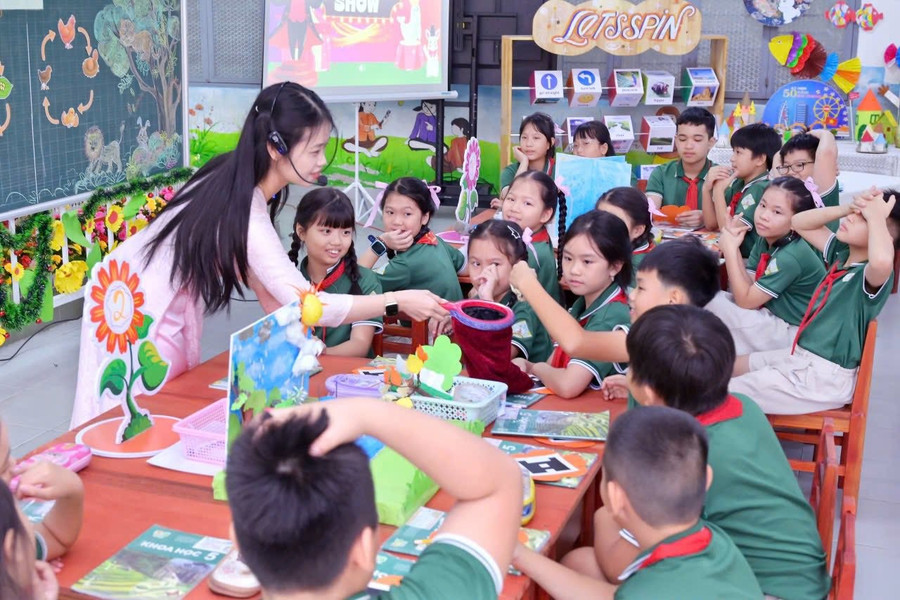 Tiết dạy minh họa trong sinh hoạt chuyên đề tại Trường Tiểu học Lê Đình Chinh. sinh-hoat-chuyen-mon-theo-cum-truong-967.jpg