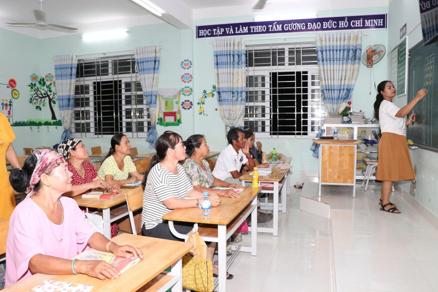 xoa-mu-chu-cho-nguoi-dan-toc-thieu-so-o-khanh-hoa.jpg