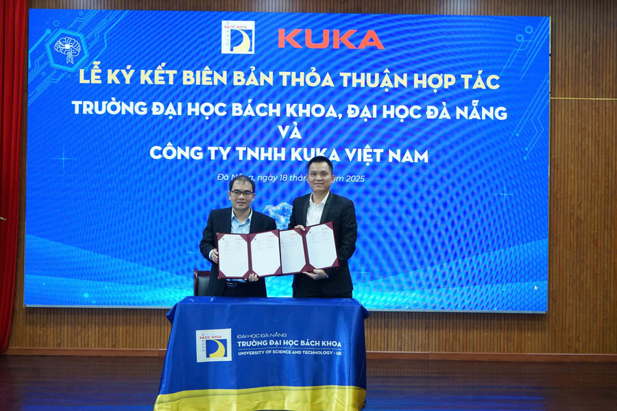 Đại diện Trường MM888 bảo mật tuyệt đối Bách khoa - MM888 bảo mật tuyệt đối Đà Nẵng và Công ty TNHH KUKA Việt Nam ký kết hợp tác.